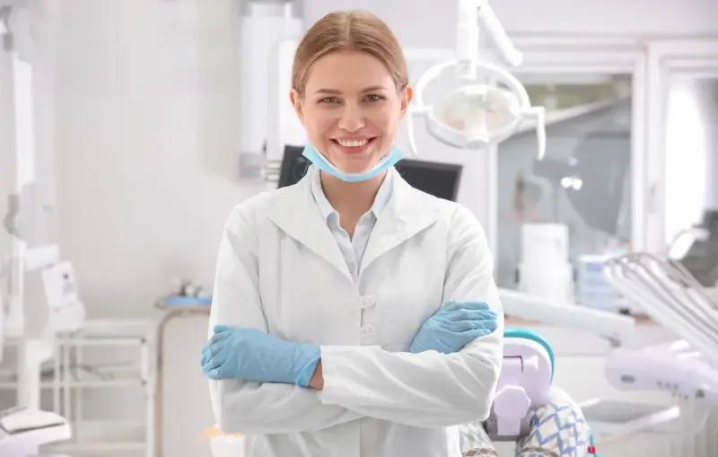 Czy z opryszczką można iść do dentysty?