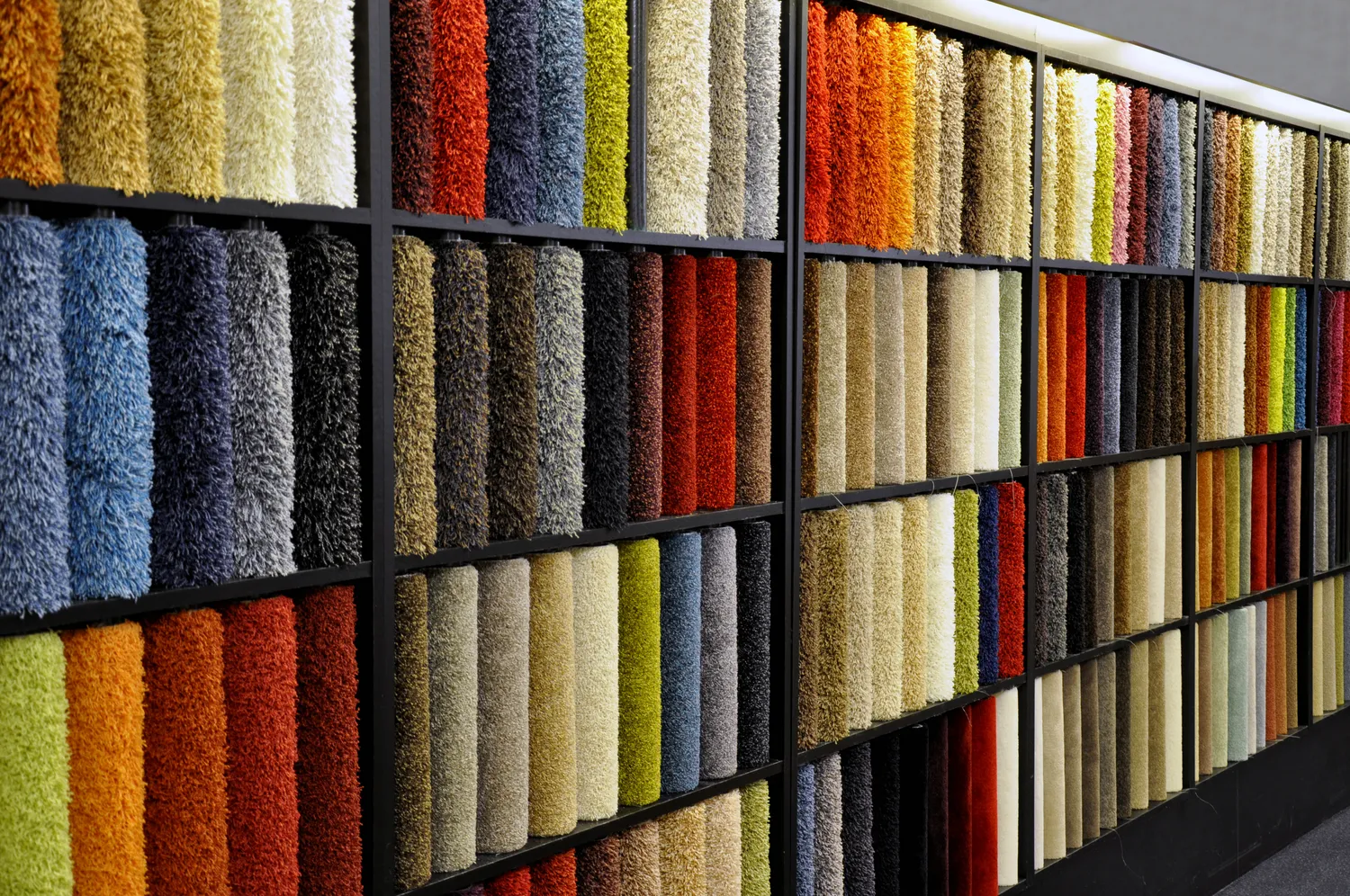 Profesjonalne wyposażenie firmy świadczącej usługi prania wykładzin i dywanów